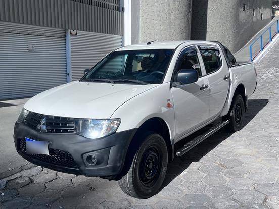 MITSUBISHI L200 TRITON 3.2 GL 4X4 CD 16V TURBO INTERCOLER DIESEL 4P MANUAL MITSUBISHI L200 TRITON 3.2 GL 4X4 CD 16V TURBO INTERCOLER DIESEL 4P MANUAL